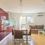 Apartment Garden 85 M2 Private Entrance & 100 M2 Terrace Pula