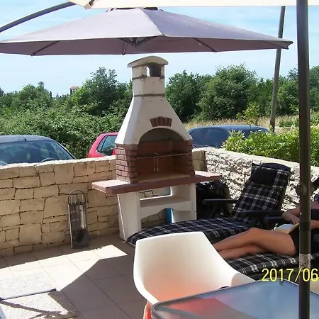 Garden 85 M2 Private Entrance & 100 M2 Terrace *